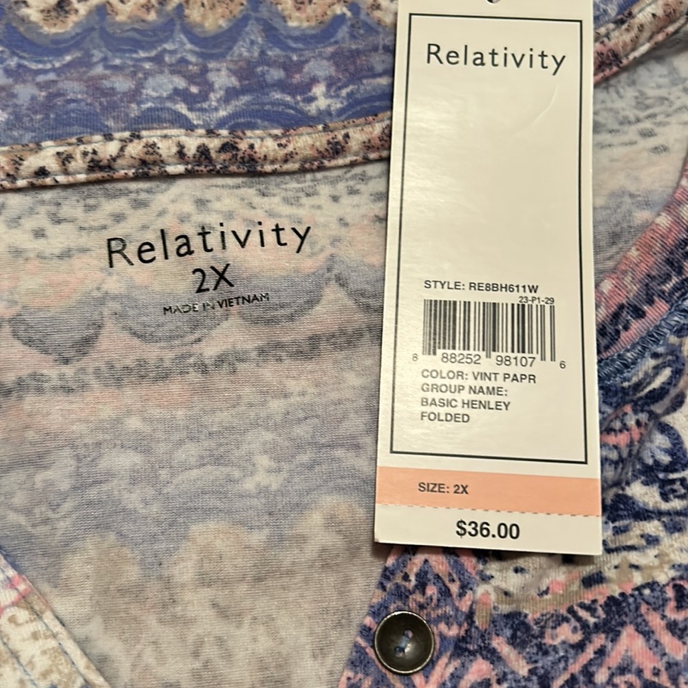 New! Relativity Basic Henley Style Vintage Pastel Print Blouse - Picture 3 of 4
